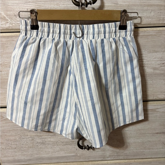 Shorts - Picture 5 of 8